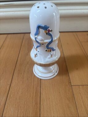 Porcelain Blue Ribbon Decorative grated cheese Shaker vintage
